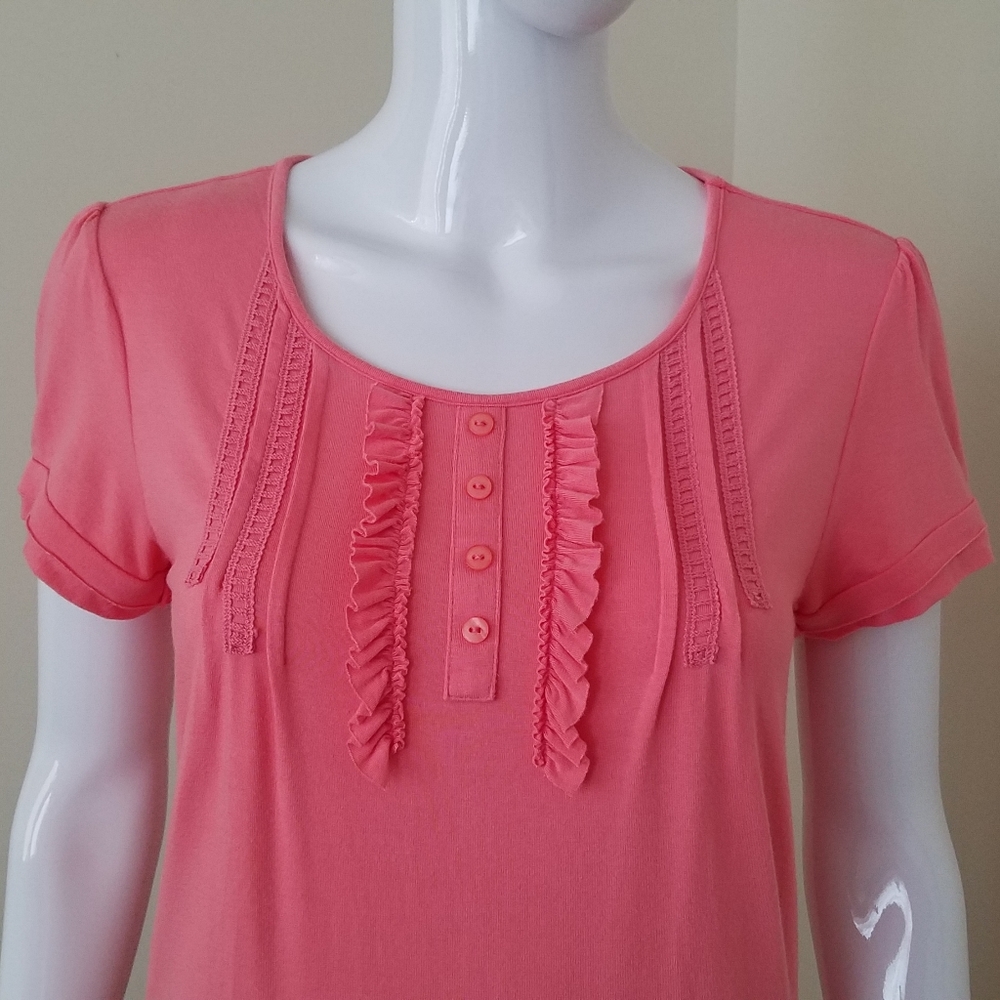Ivy Crew Pink Ruffle Front Knit Top Crochet Accent Short Sleeve Size S - Picture 2 of 12